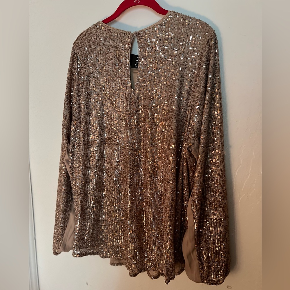 Torrid Sequin Long Sleeve Blouse NWT - Picture 8 of 8